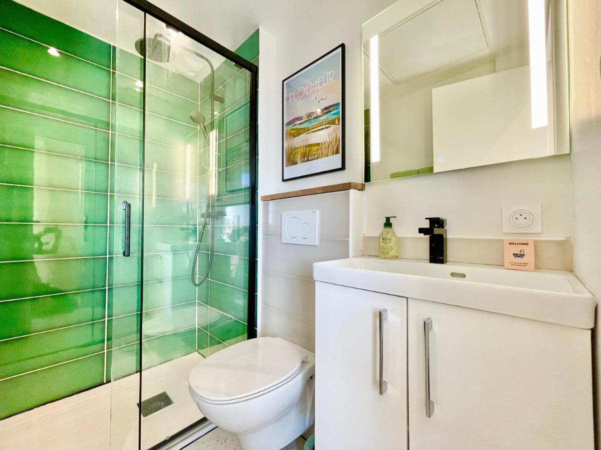 Le Phare Ouest: Oceanfront Retreat with Modern Amenities Apartment Ploemeur Exterior photo