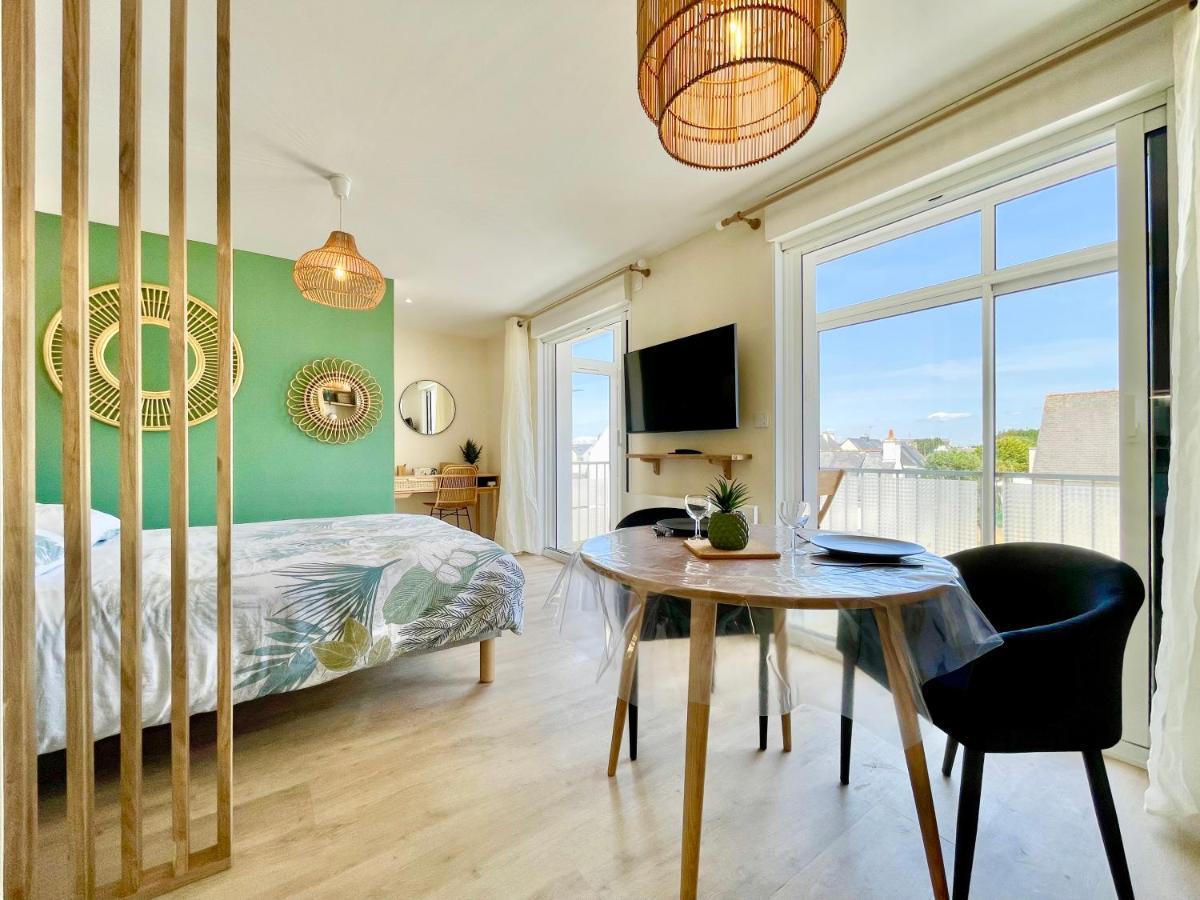 Le Phare Ouest: Oceanfront Retreat with Modern Amenities Apartment Ploemeur Exterior photo