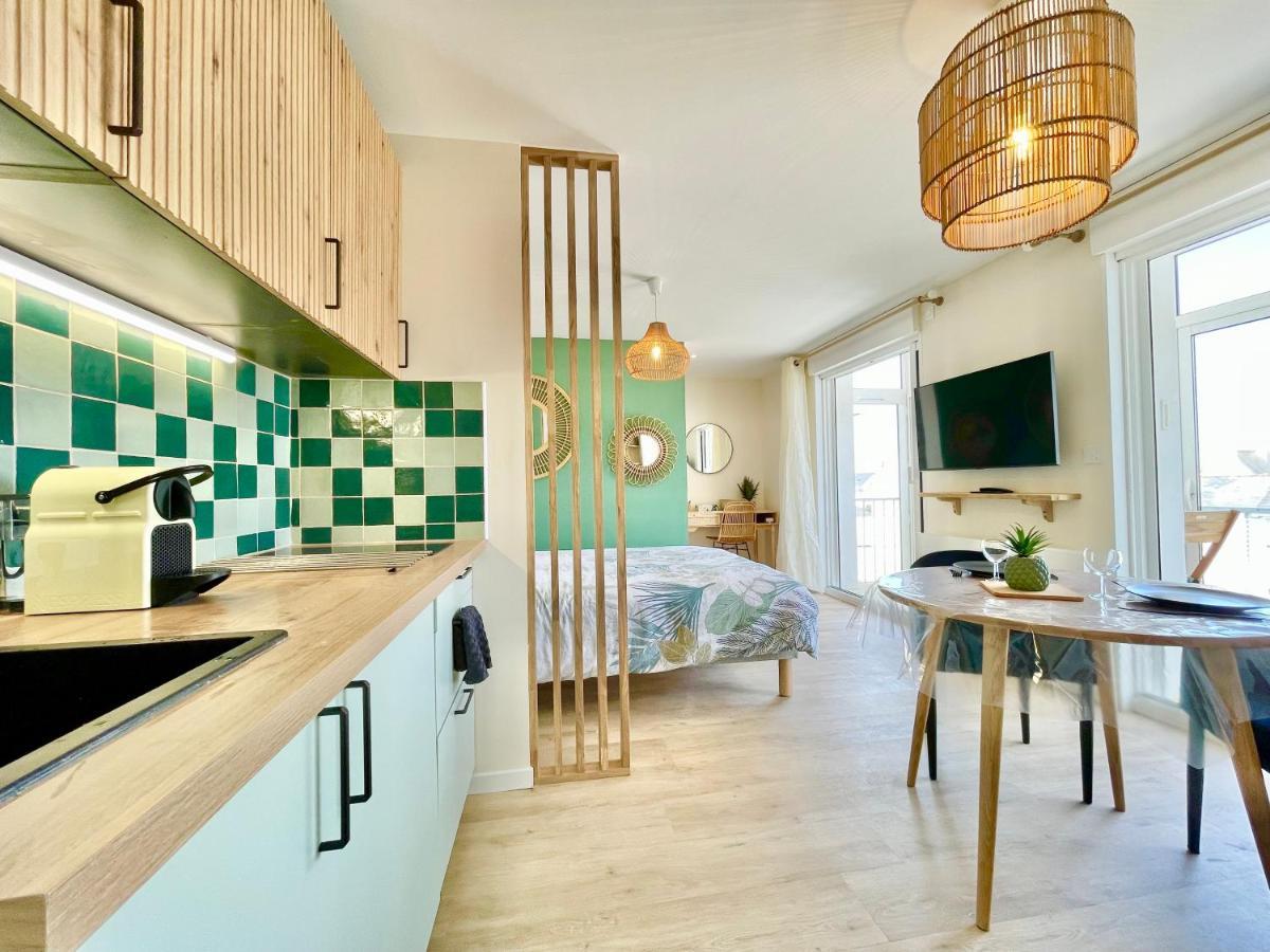 Le Phare Ouest: Oceanfront Retreat with Modern Amenities Apartment Ploemeur Exterior photo