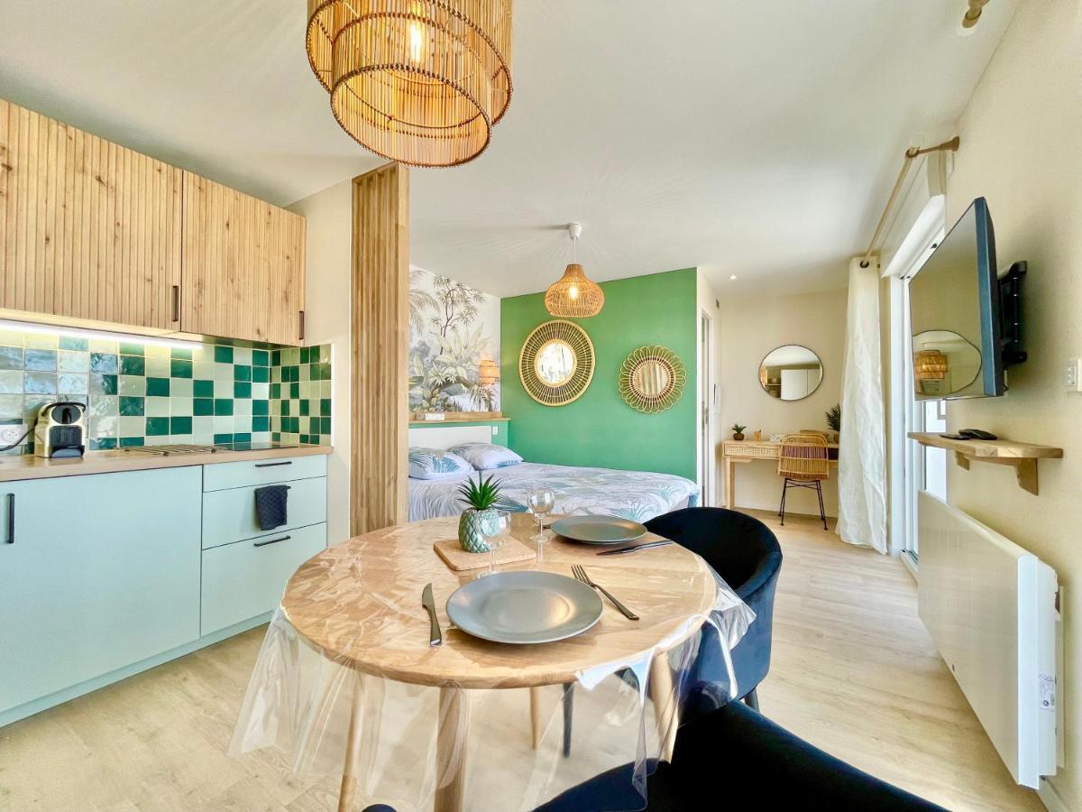Le Phare Ouest: Oceanfront Retreat with Modern Amenities Apartment Ploemeur Exterior photo